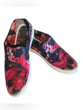 TED BAKER “Licho” slip-on sneaker, tropical floral, red/pink on black. US 10